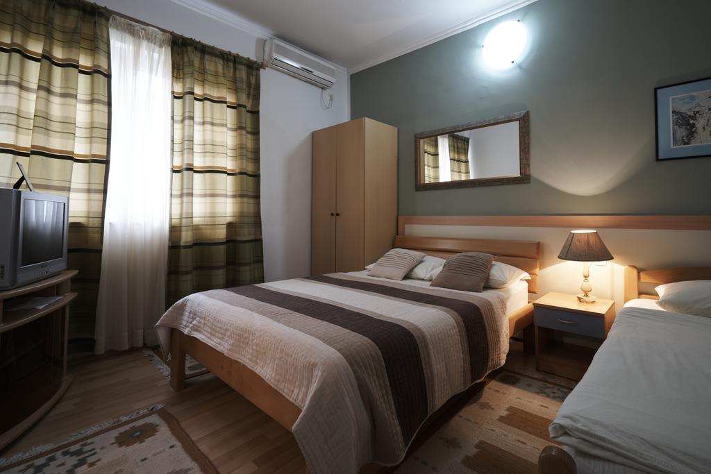 Hotel Pansion Rose Mostar Exterior foto